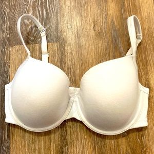 Cacique White Lightly Lined Bra- size 36DDD